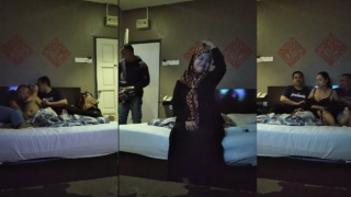 STWJILBAB Threesome Sama Temen Suami Tobrut